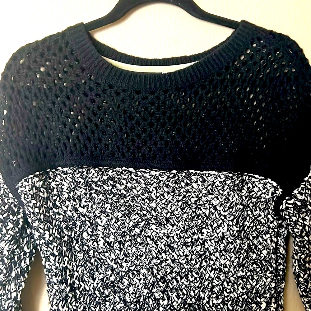 Hinge Pullover Sweater Size S Small 3/4 Sleeve Ribbed Knit Trim Crew Neck